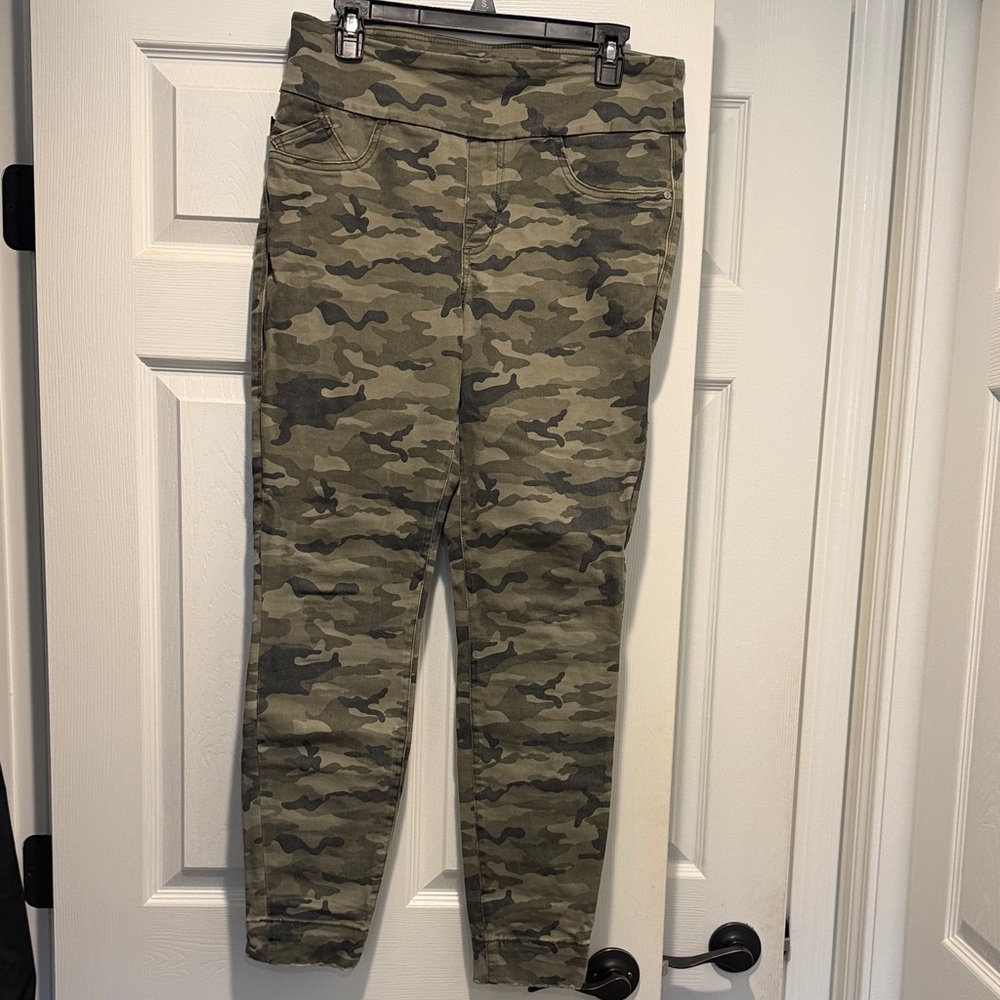 Rock & Republic Camouflage Jeggings